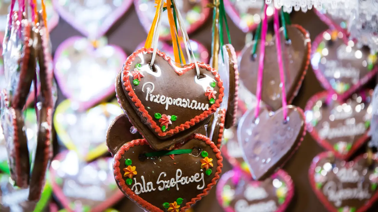 Christmas market, Krakow, gingerbread hearts