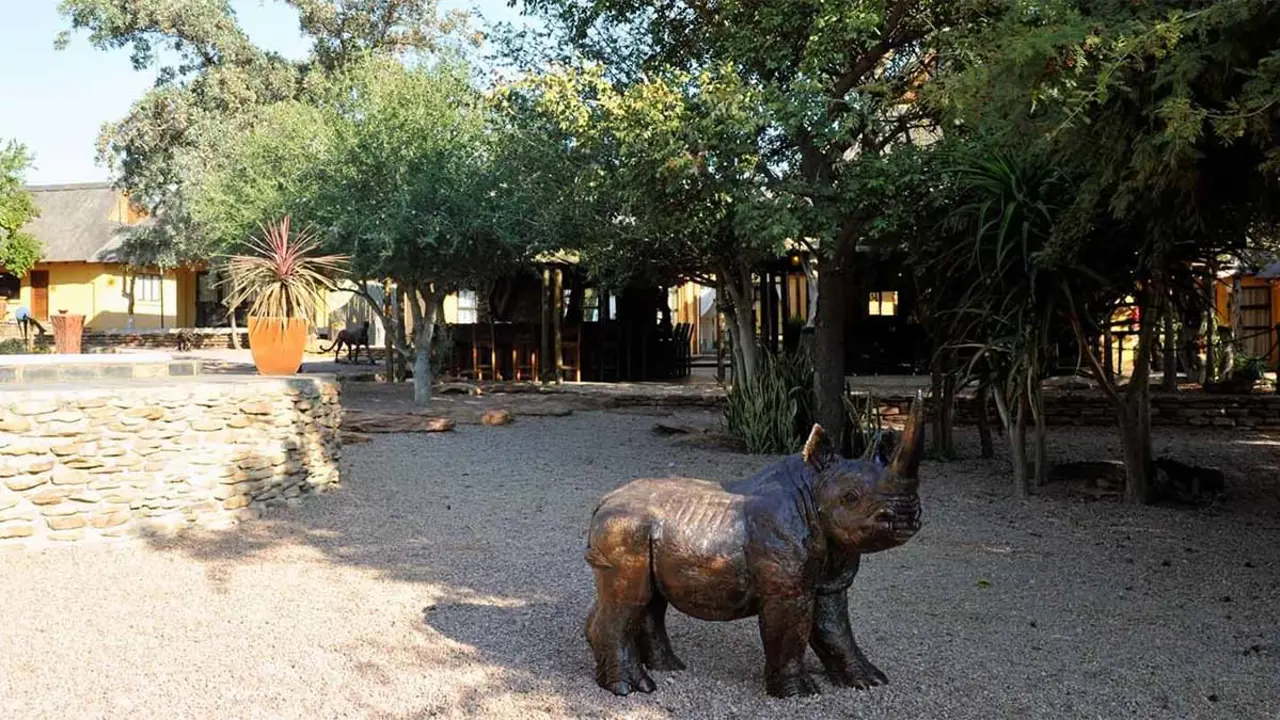 Sebatana Elephant Lodge, exterior