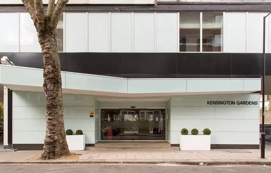 Thistle Exterior Hotel View.Jpg