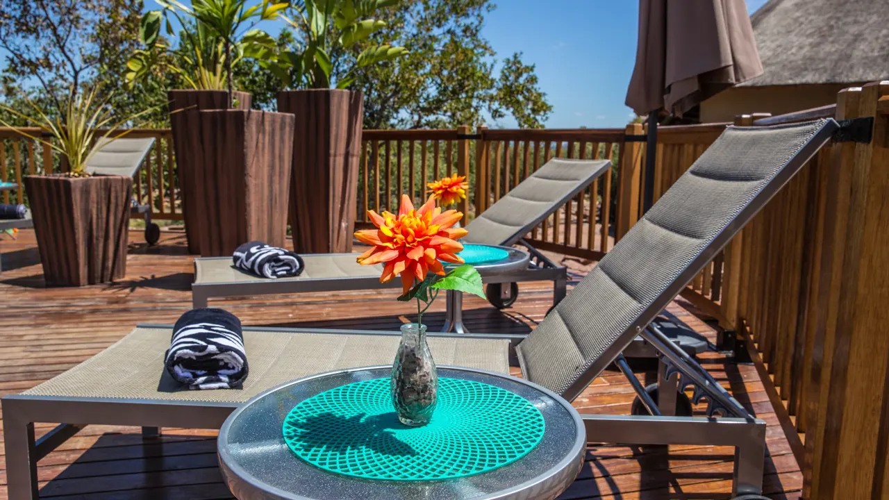 Sebatana Rhino Lodge, sun beds