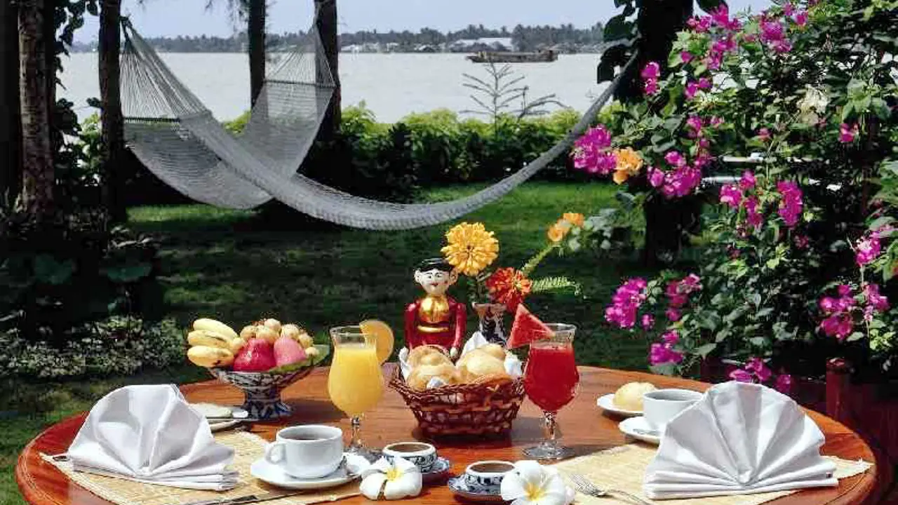 Victoria Hotel, Can Tho, dining