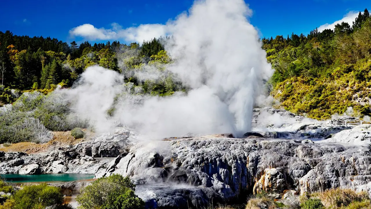 Pohutu Geyser, Rotorua, New Zealand