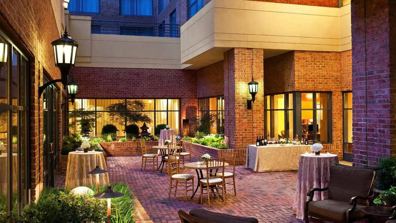 Sheraton Suites Old Town, Alexandria Terrace