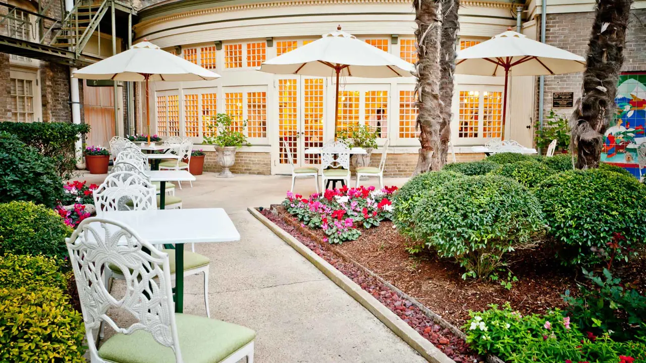 Menger Hotel, San Antonio Exterior Gardens