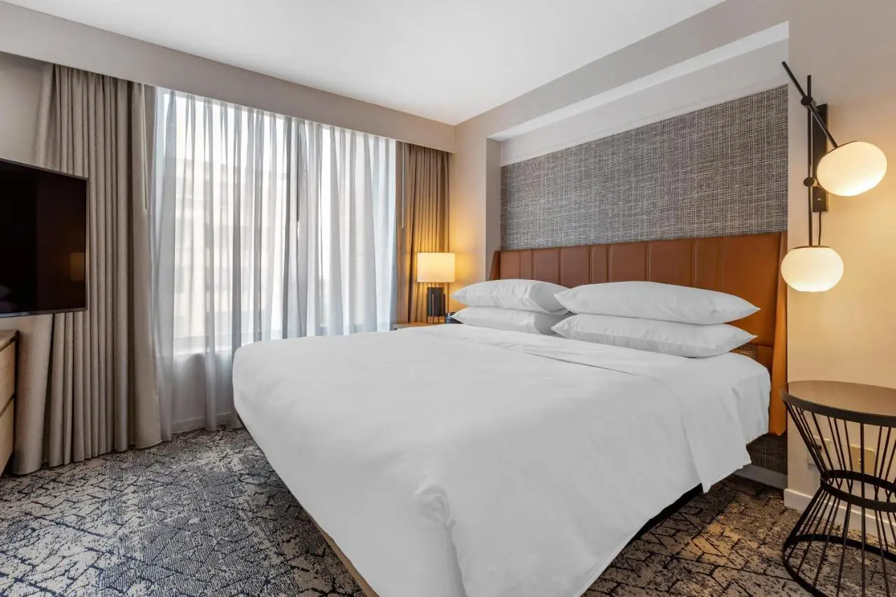 Sheraton Suites Old Town, Alexandria Bedroom