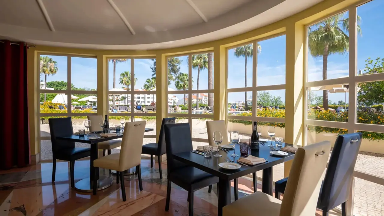 Villa Gale Cerro Alagoa, Albufeira, Dining