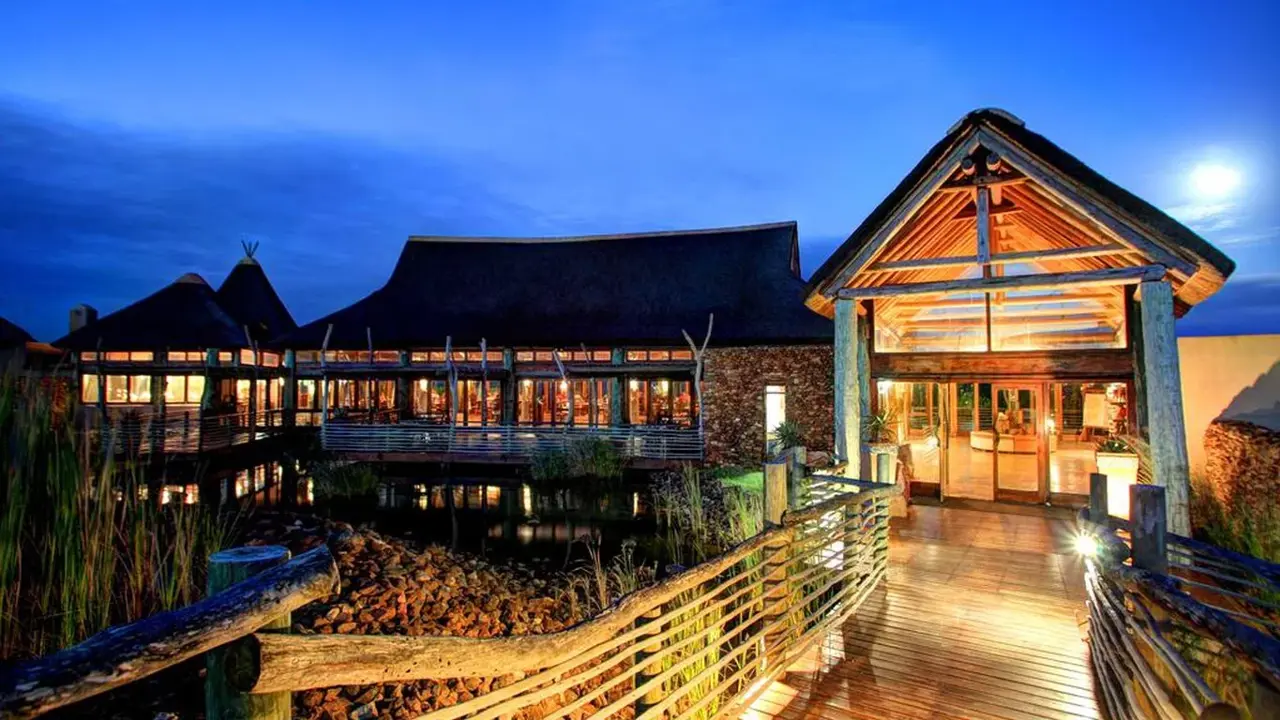 Garden Route Game Lodge, Albertinia, exterior at night