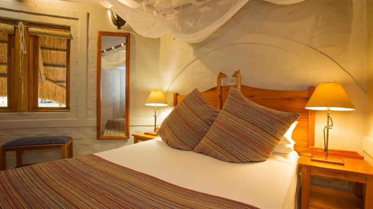 Lokuthala Lodges, Victoria Falls, double room