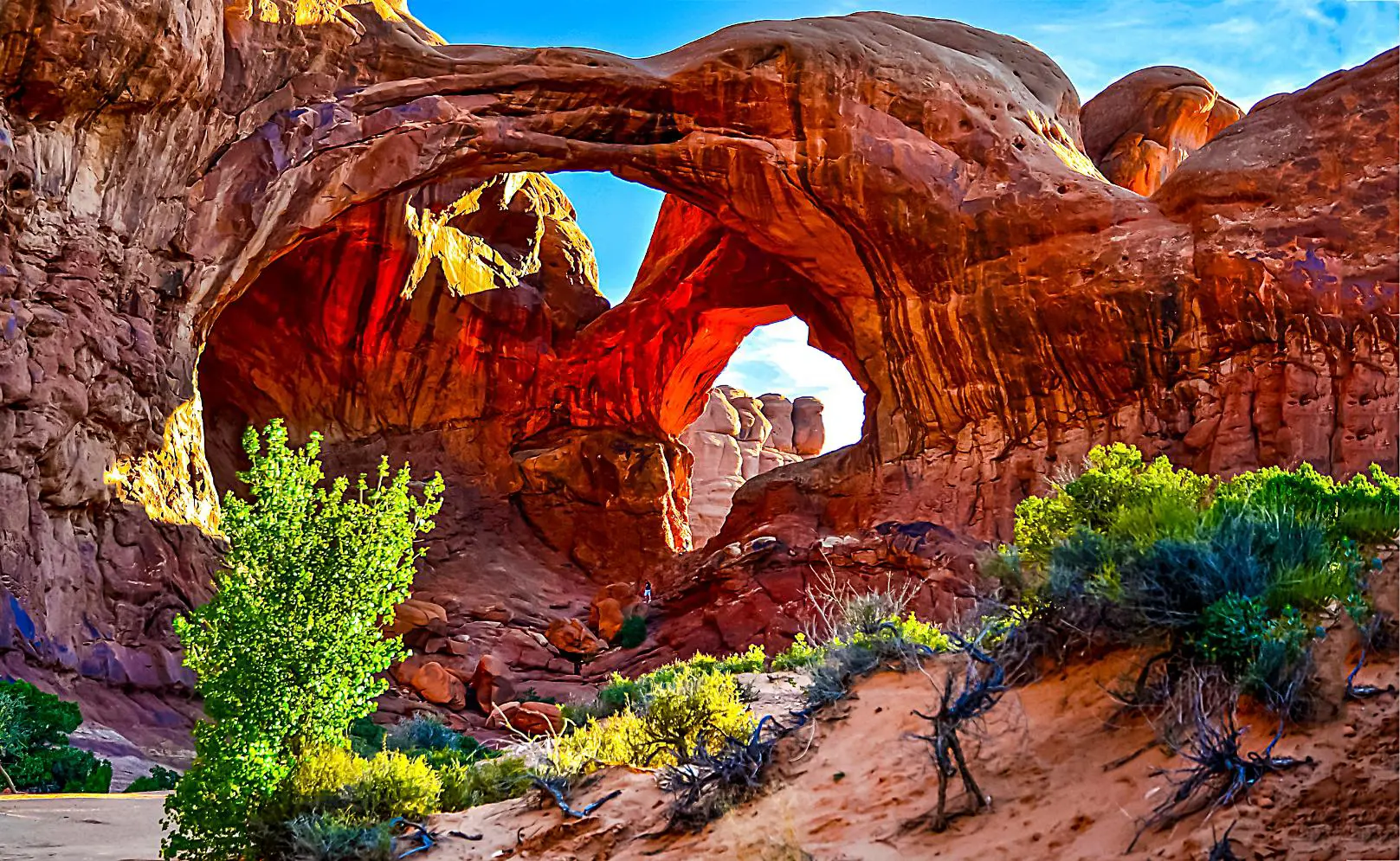 Sh 1586474395 Red Rock Canyon Arch Mountain, Navada