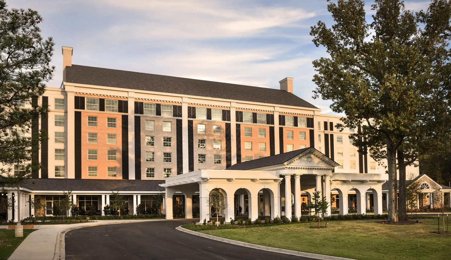 Front view of The Guest House at Graceland, showcasing its grand Southern-style entrance and elegant multi-storey façade