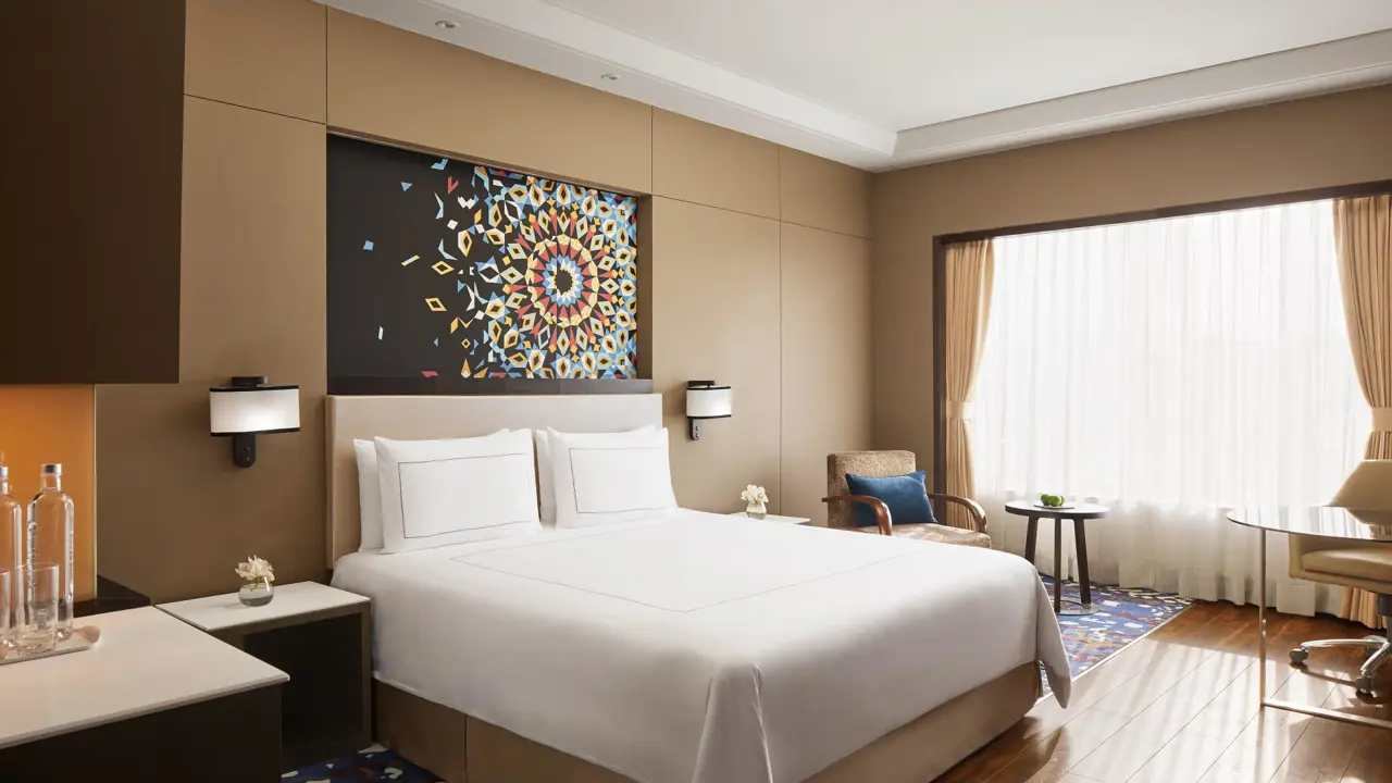 Taj Hotel, Agra, bedroom