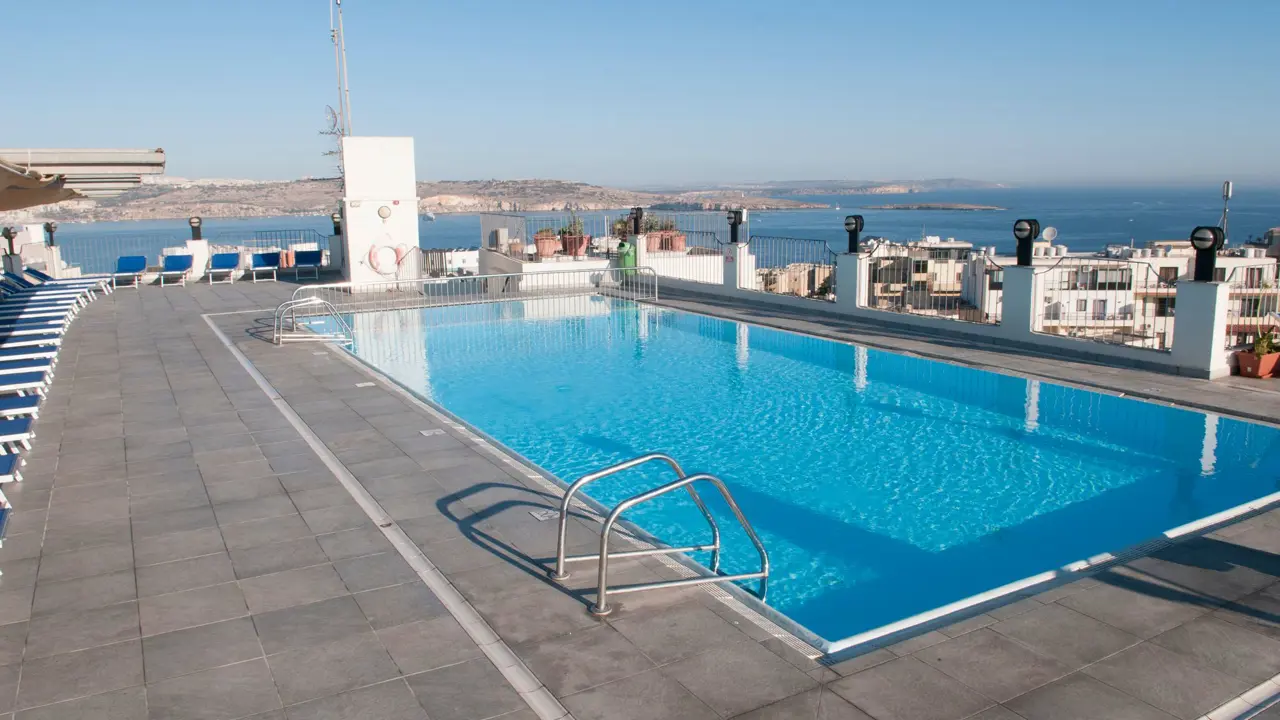 Outdoor Pool Hotel Santana