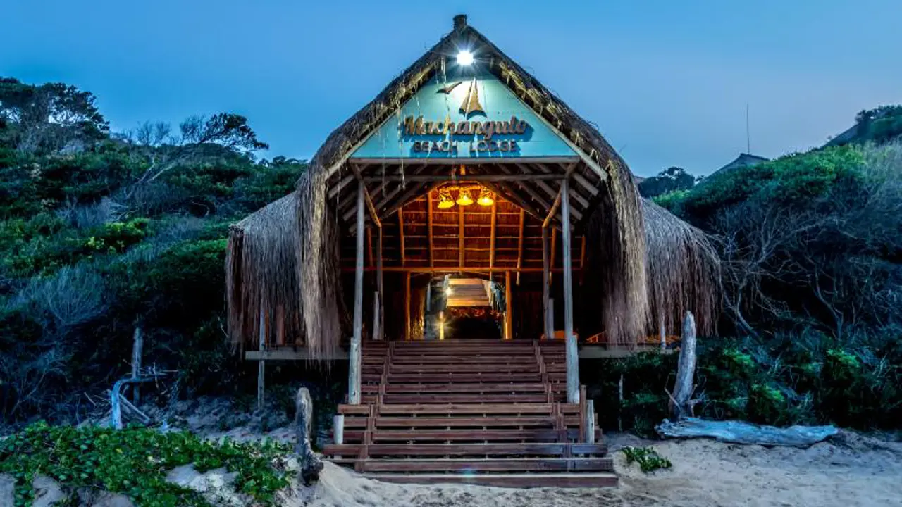 Machangulo Beach Lodge, Mozambique, entrance