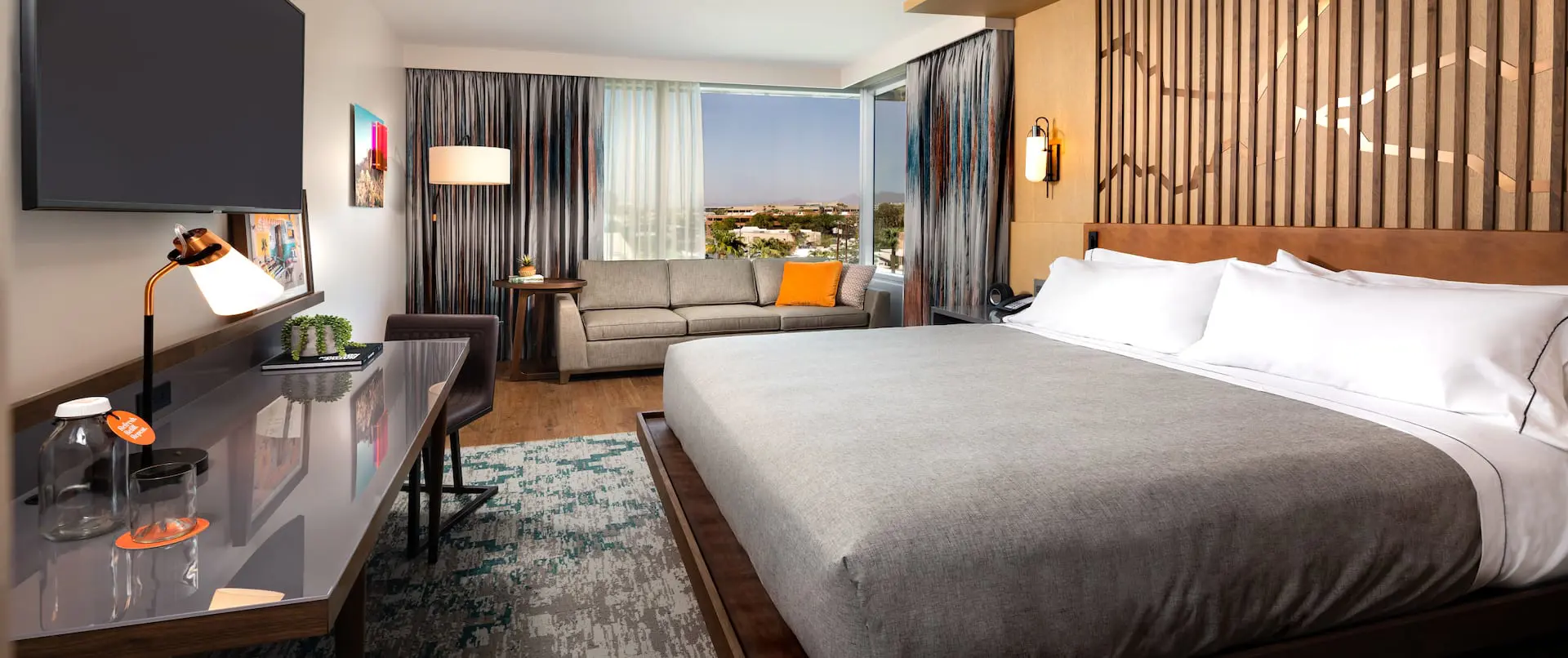 Hollywood, San Diego, Vegas & The Grand Canyon Touring Hotels Image 4