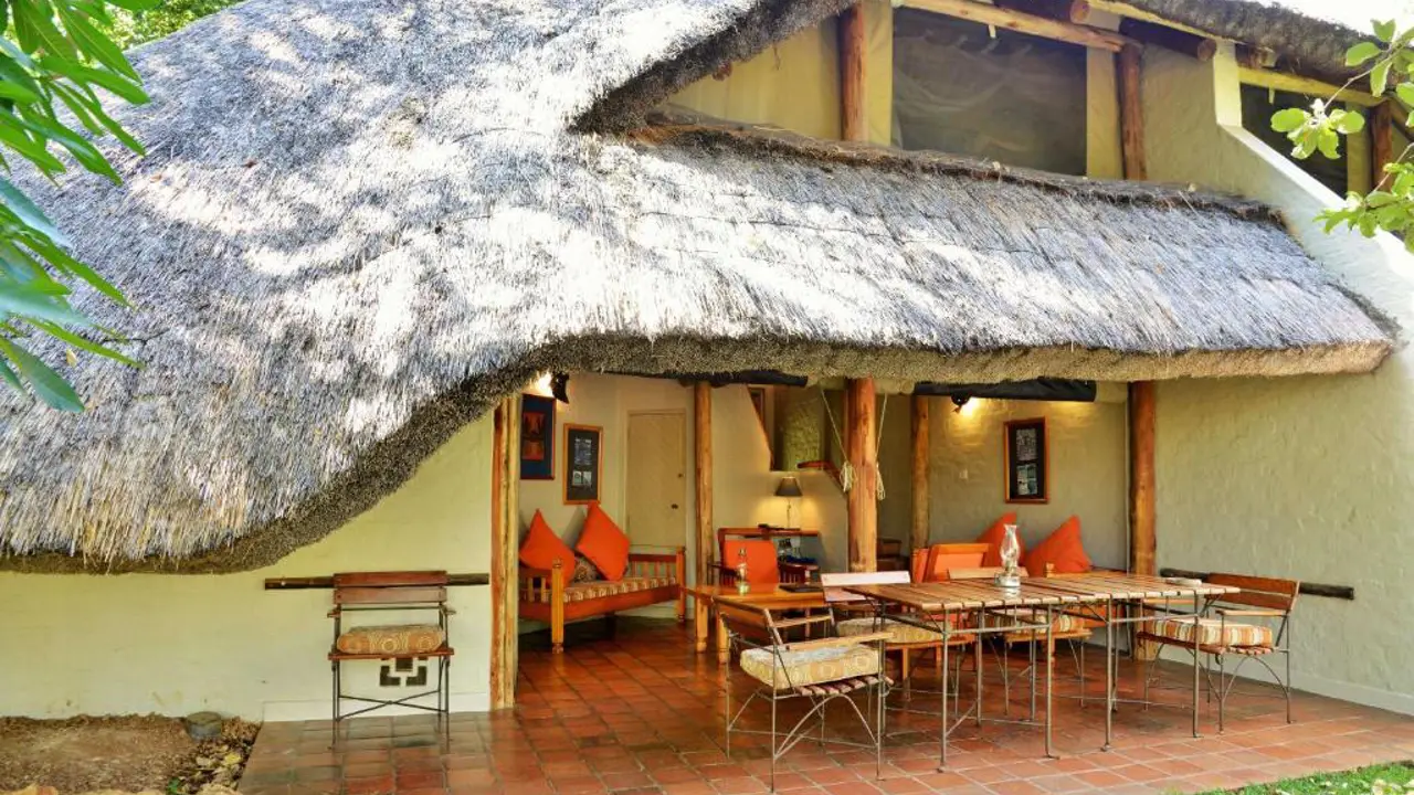 Lokuthala Lodges, Victoria Falls, room exterior