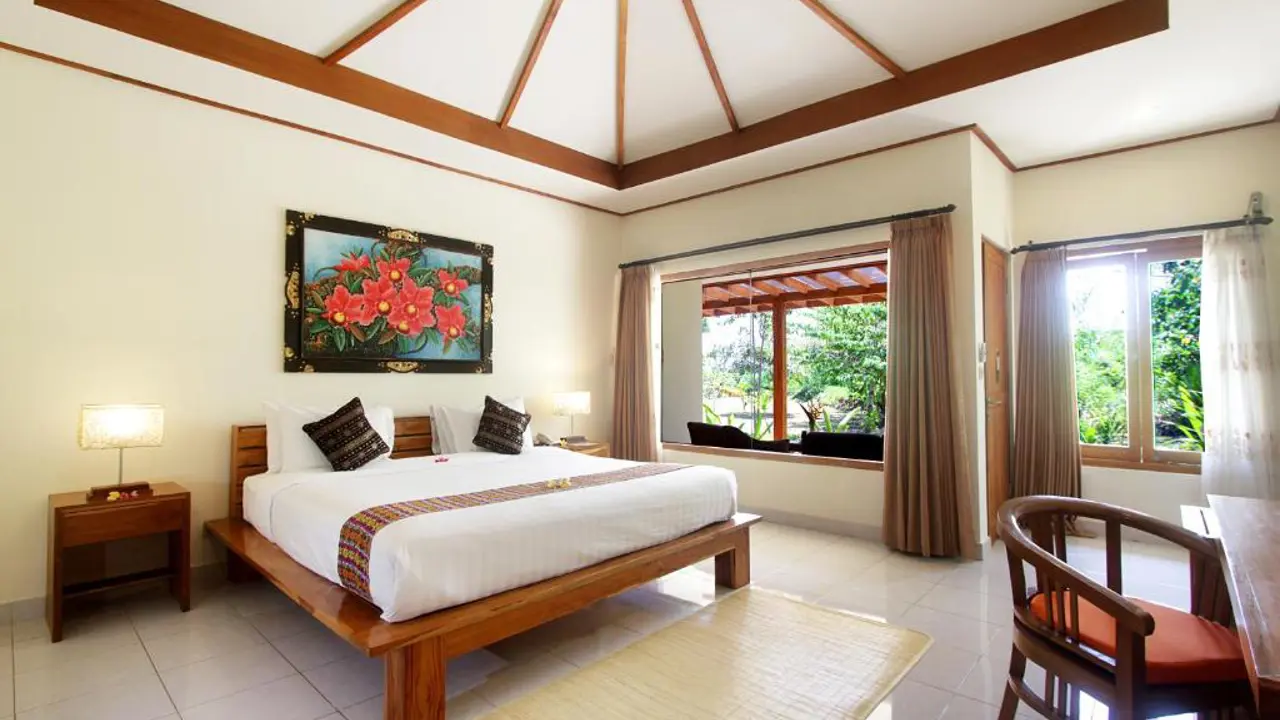 Puri Sari Beach Hotel, Labuan Bajo, bedroom