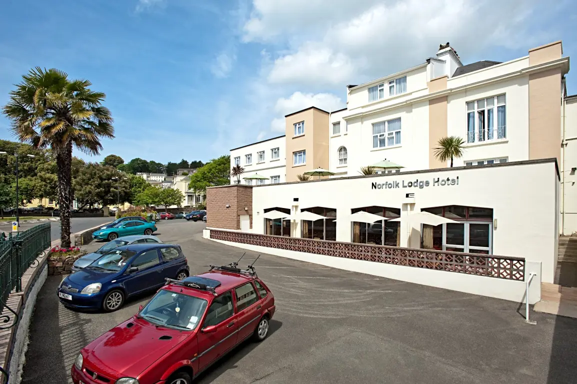 Norfolk Lodge Exterior