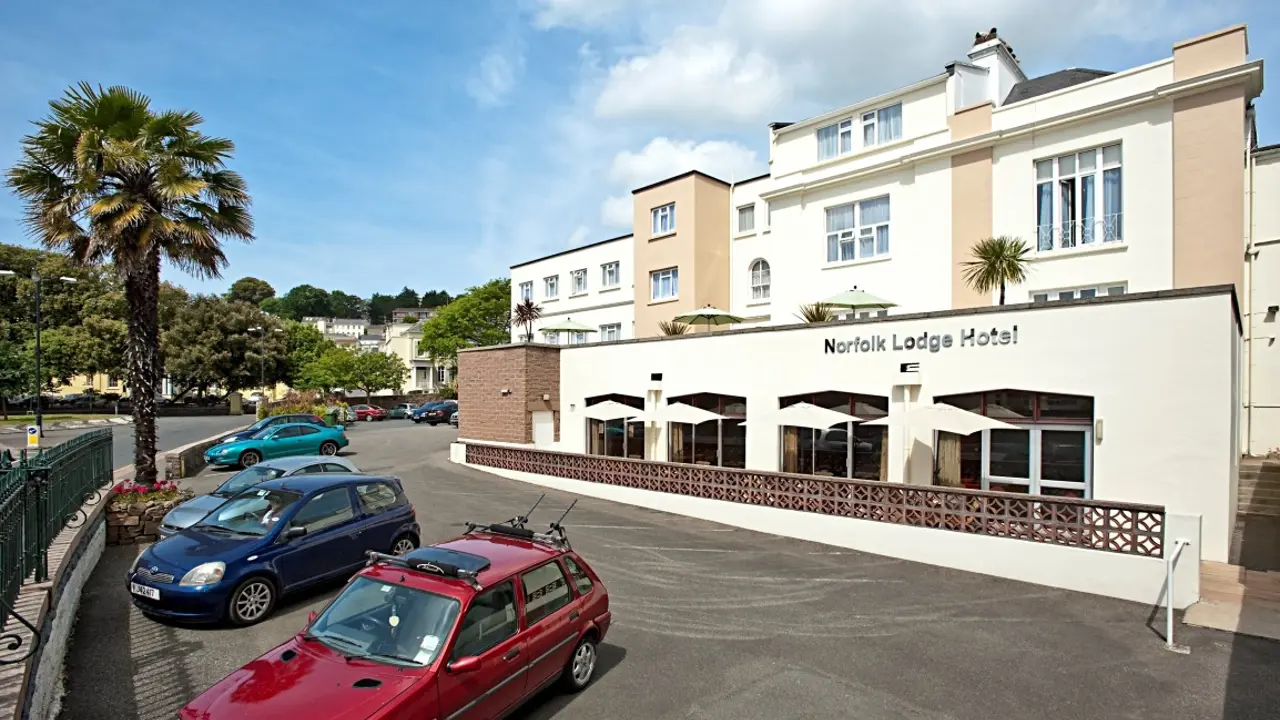 Norfolk Lodge Exterior