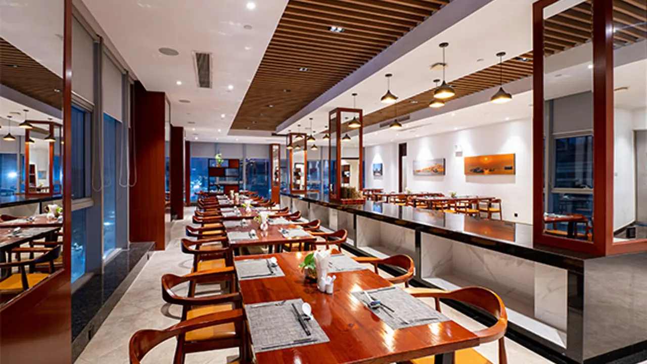 V V Hotel, Battambang, dining