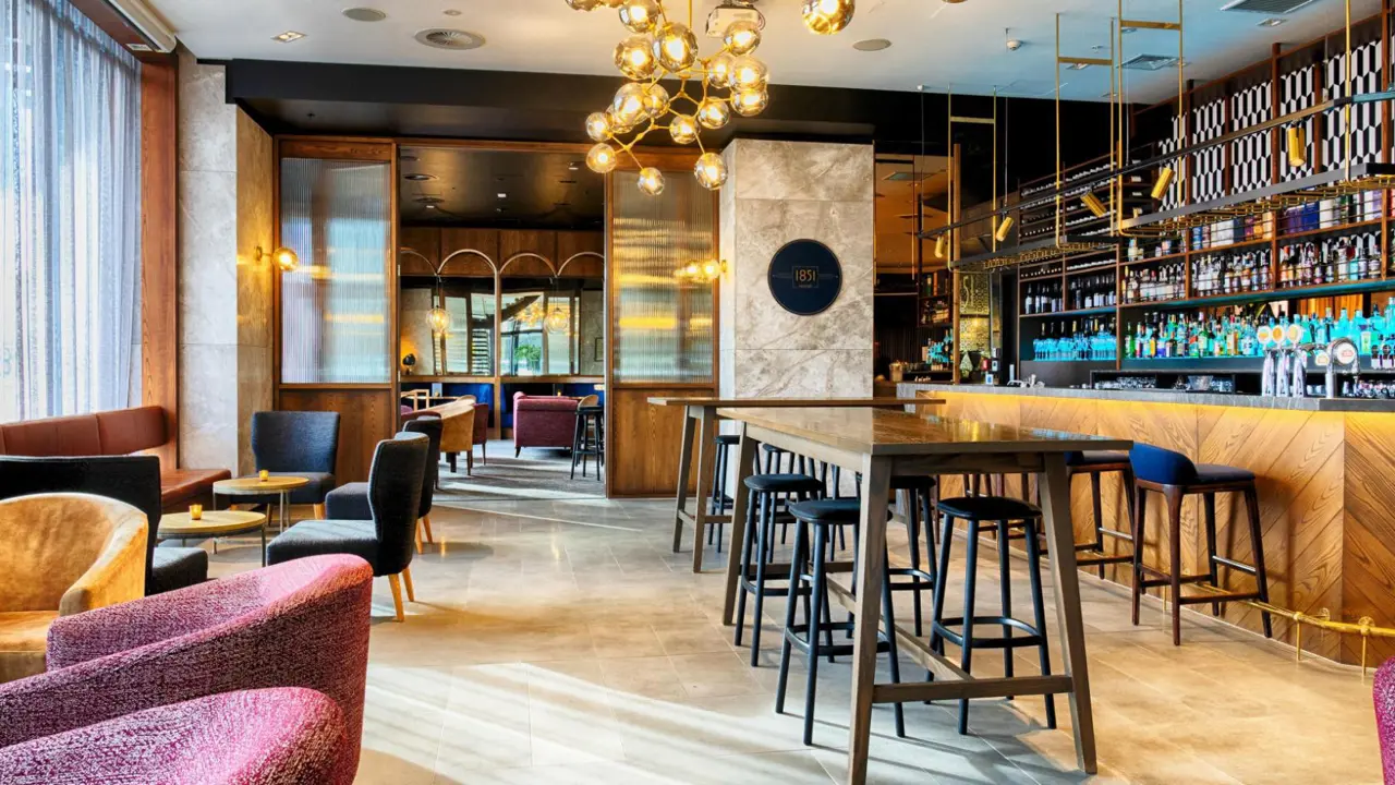 Crowne Plaza by IHG, Christchurch, bar