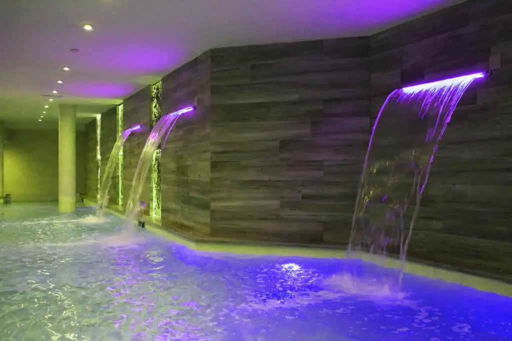 Columbia Hotel Pool Indoor Img 6207 Fa 264X197 D2