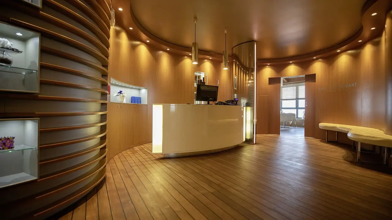 Laguna Palace Hotel Foyer