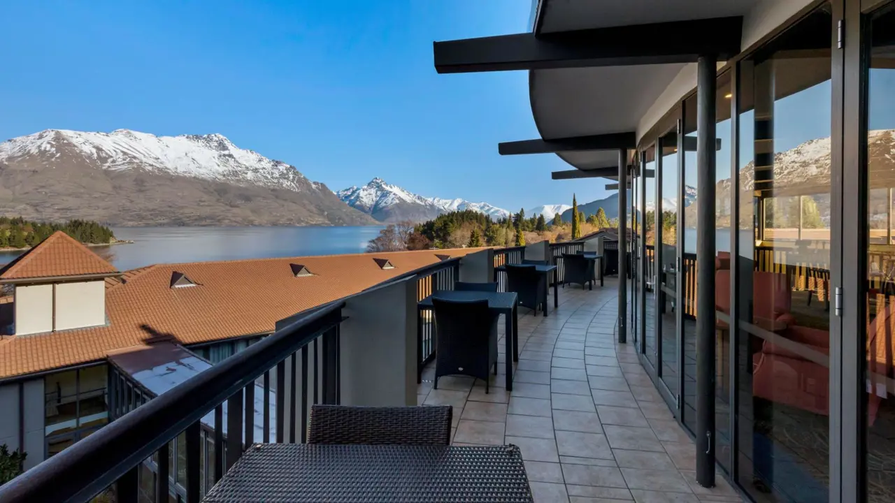 Copthorne Hotel and Resort, Queenstown, terrace